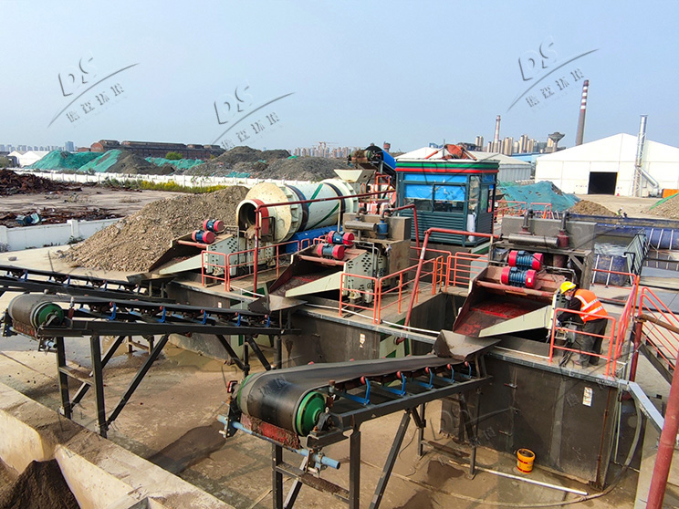 安徽某污染場(chǎng)地土壤淋洗修復(fù)現(xiàn)場(chǎng)