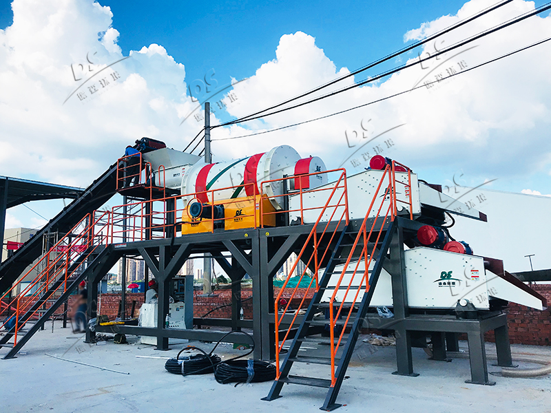 污染土壤修復現(xiàn)場